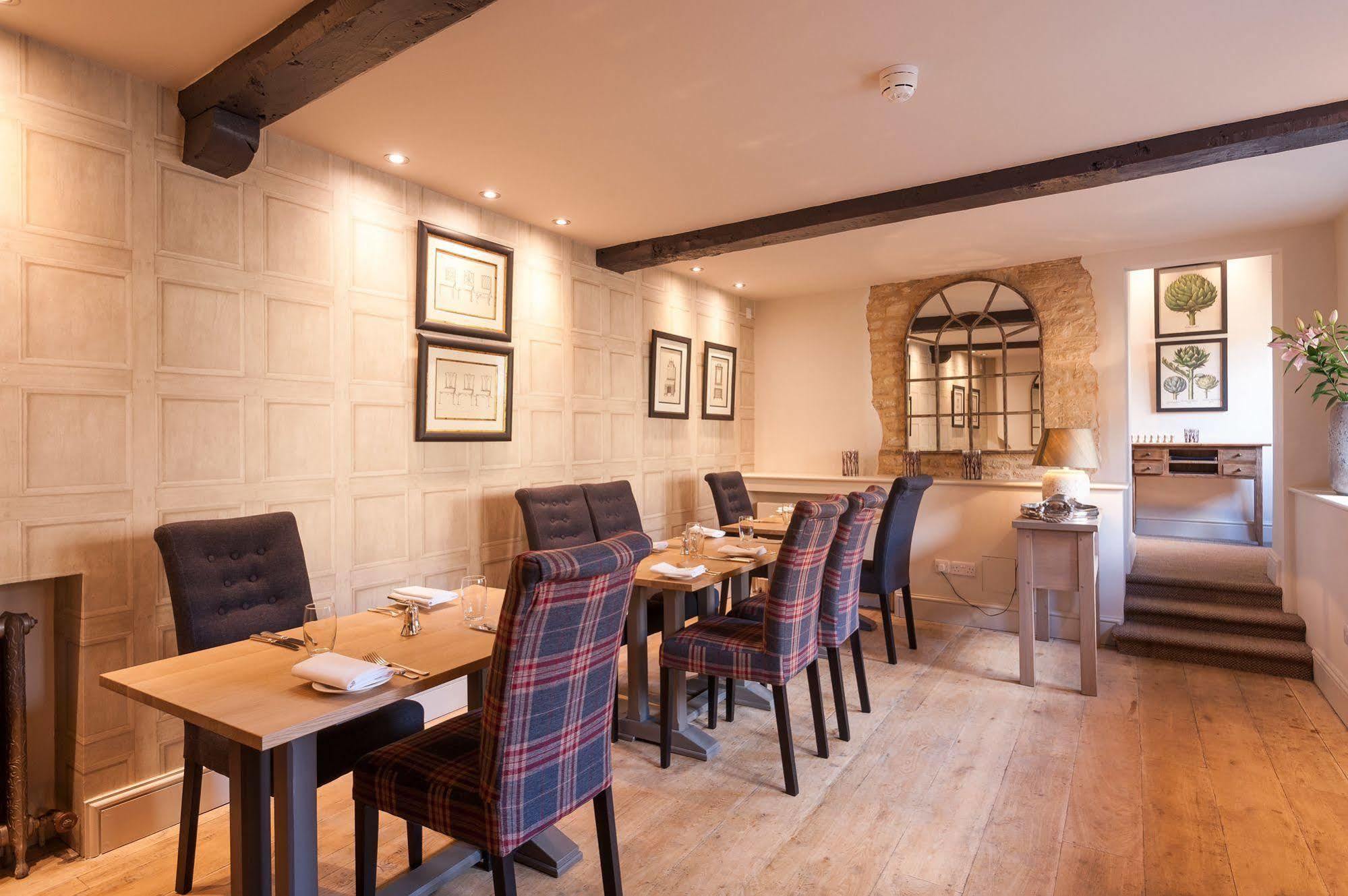 Hotel The Crown à Shipton under Wychwood Extérieur photo